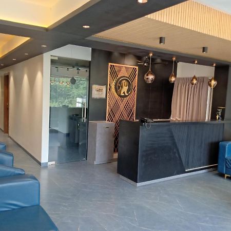 Hotel Suvarnam Residency Ahmednagar Kültér fotó